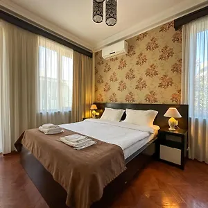 Four Brothers Otel